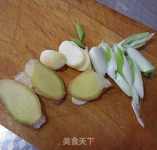 油烹活虾的做法步骤:3