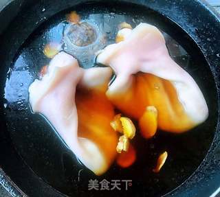 卤猪耳的做法步骤:3