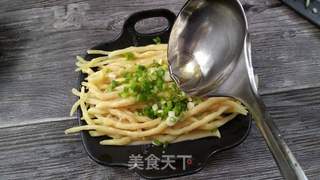 土豆面条的做法步骤:13