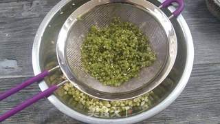 清凉绿豆糕的做法步骤:2