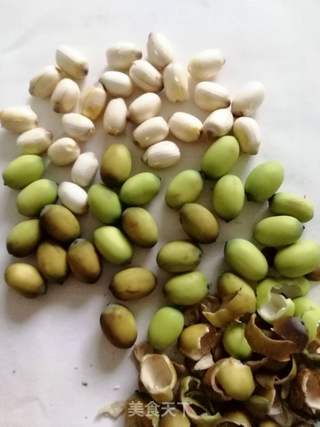 鲜莲子粥的做法步骤:3