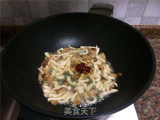 韭菜豆干炒鸡肉的做法步骤：7