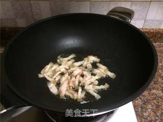 韭菜豆干炒鸡肉的做法步骤：5