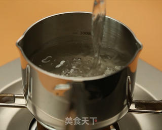 蓝莓奶昔的做法步骤:11