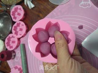 紫薯樱花馒头的做法步骤:6