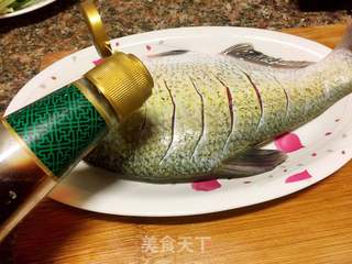 川味干烧臊子鱼的做法步骤:2