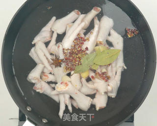 泡椒凤爪的家常做法的做法步骤:5