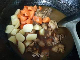 土豆胡萝卜炖鸡腿的做法步骤：12