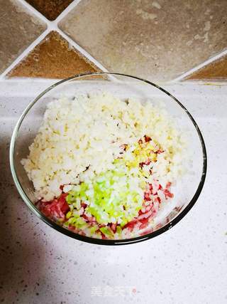 灌汤小笼包的做法步骤:2