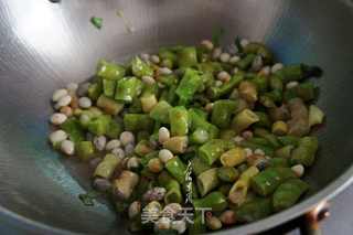 豆角炒饭的做法步骤:4