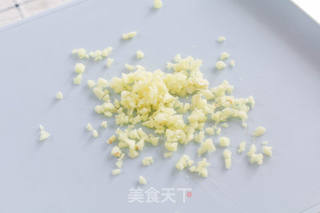 蒜香烤排骨的做法步骤:2