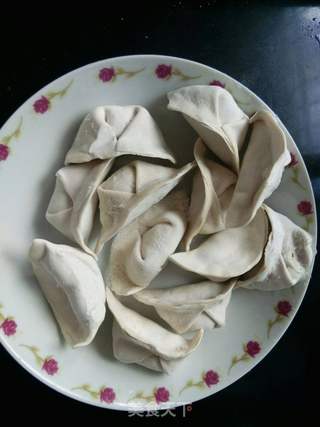 电饭锅版煎饺的做法步骤:2