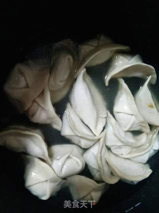 电饭锅版煎饺的做法步骤:6