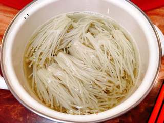 凉拌金针菇的做法步骤:5