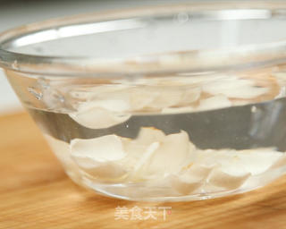 西芹百合的做法步骤:2