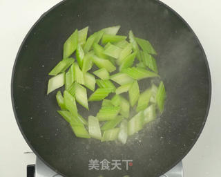 西芹百合的做法步骤:7