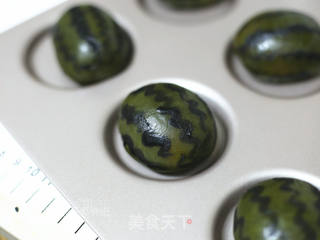 西瓜桃山皮月饼的做法步骤:9