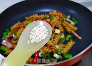豉香螺旋意面的做法步骤:13