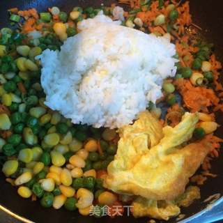 胡萝卜玉米炒饭的做法步骤:7