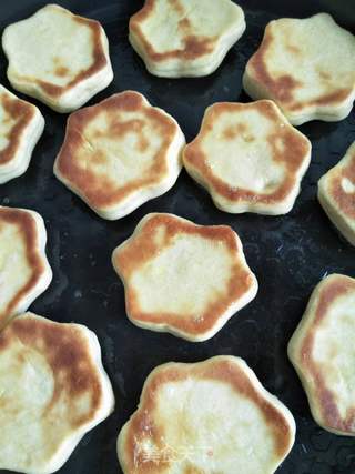 奶香发面饼的做法步骤:10