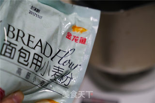 虾仁鸡蛋三明治的做法步骤:3
