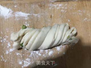 蛋煎花卷的做法步骤:8