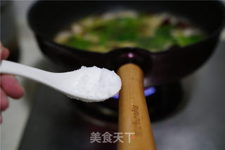 酸萝卜黑鱼片的做法步骤:7