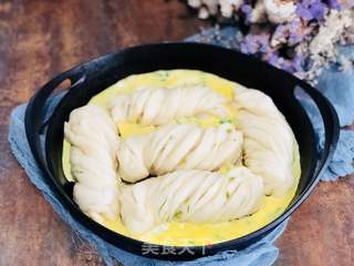 蛋煎花卷的做法步骤:13