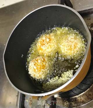 吉利酥脆南瓜球的做法步骤:5