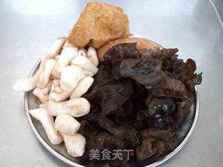 香菜菌菇馅水饺的做法步骤:2