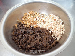 香菜菌菇馅水饺的做法步骤:4