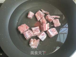 萝卜排骨汤的做法步骤:2