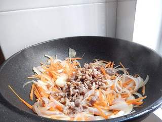 #下饭菜#洋葱胡萝卜丝炒肉的做法步骤:5