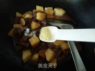 土豆焖牛肉的做法步骤:14