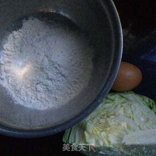 包菜鸡蛋饼的做法步骤：1