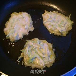 包菜鸡蛋饼的做法步骤:7