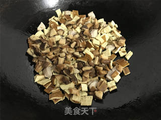 香菇脆皮干酱丁的做法步骤:5