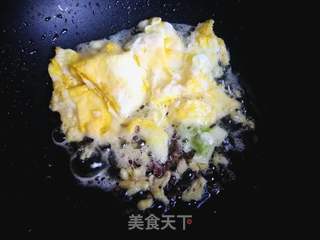 鸡蛋炝锅面的做法步骤：5