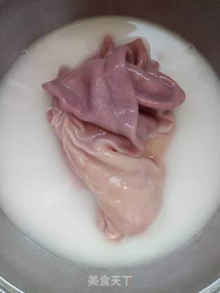 白萝卜炖猪肚肺汤的做法步骤:2