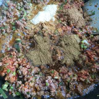 孜然牛肉包的做法步骤:7