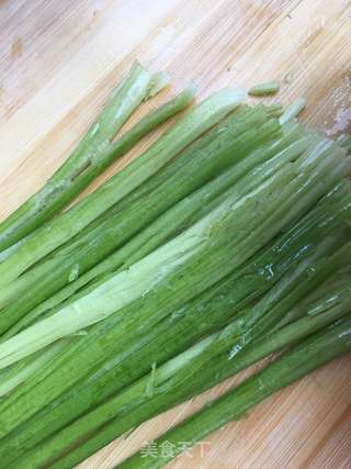 牛肉芹菜水煎包的做法步骤:11