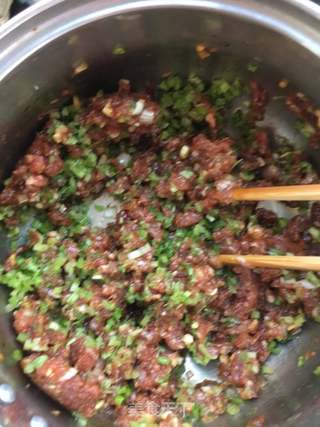 牛肉芹菜水煎包的做法步骤:13