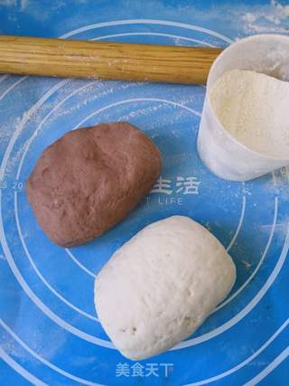 黑芝麻双色包的做法步骤:6