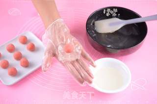 水晶玫瑰月饼的做法步骤:12