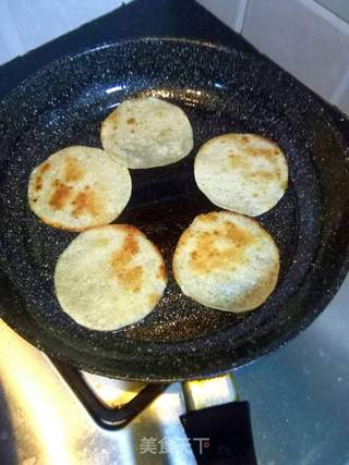 饺子皮煎饼的做法步骤:3