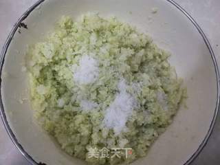 #发面猪油渣白菜馅饼的做法图解6