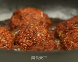 红烧狮子头的做法步骤:10