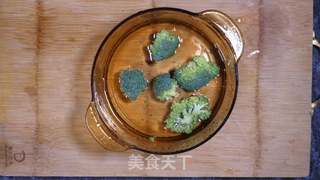 宝宝辅食 营养丰富的西兰花泥的做法步骤：2