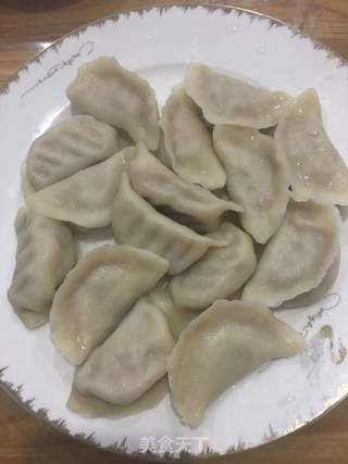 白菜肉水饺的做法步骤：11