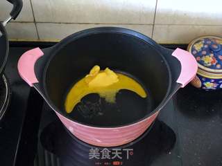 黑芝麻干果雪花酥的做法步骤：2